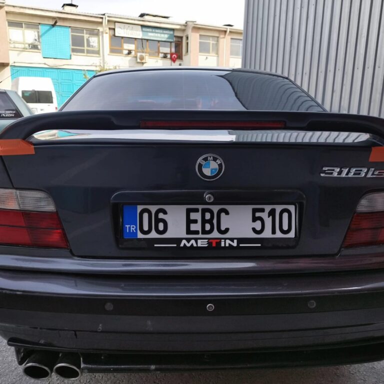 Bmw E36 zender spoiler (ışıklı)