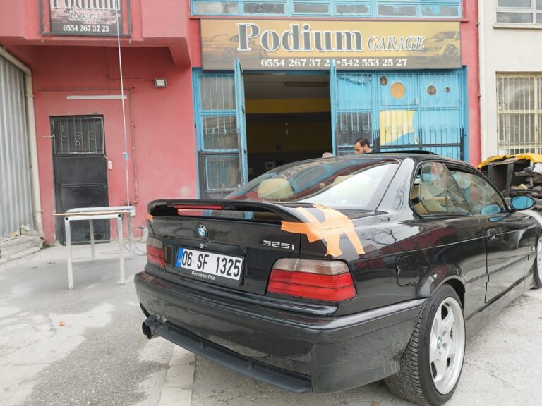 Bmw E36 zender spoiler (ışıklı)