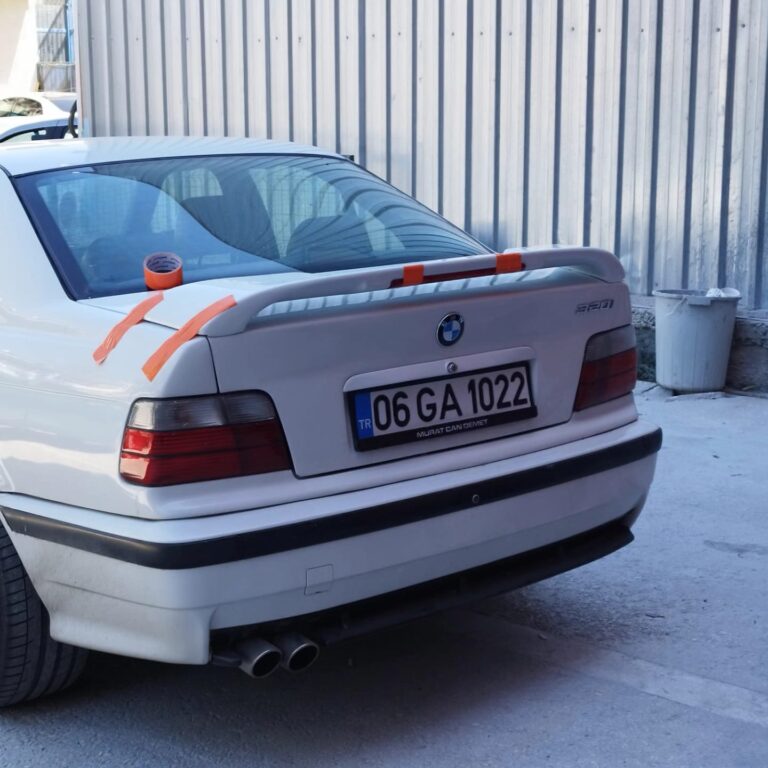 Bmw E36 zender spoiler (ışıklı)