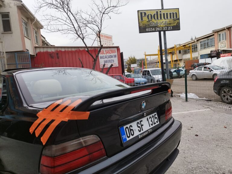Bmw E36 zender spoiler (ışıklı)